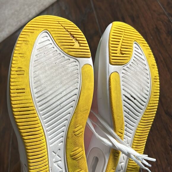 womens air max dia se white opti yellow women’s size 9 in GUC - Picture 8 of 9